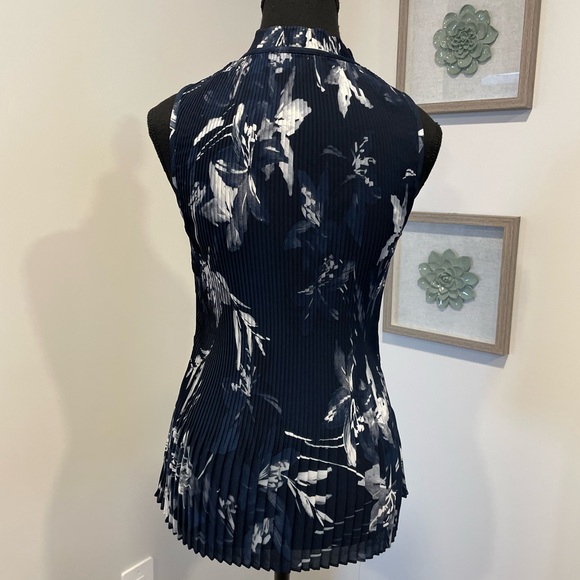 DKNY Floral Plisse Blouse With Neck-Tie EUC - Picture 4 of 10